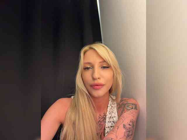 Cristi-Candy's chat room