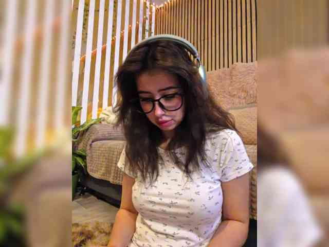 -Violetttttka-'s chat room