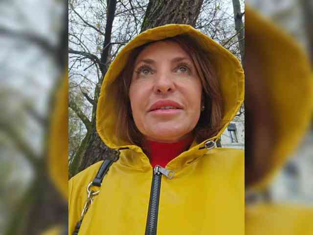 EditaMilf's chat room