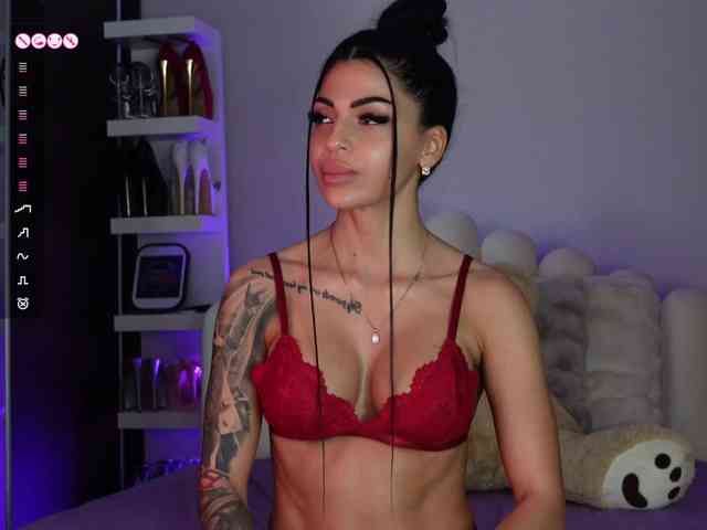 AngelaMyst's chat room