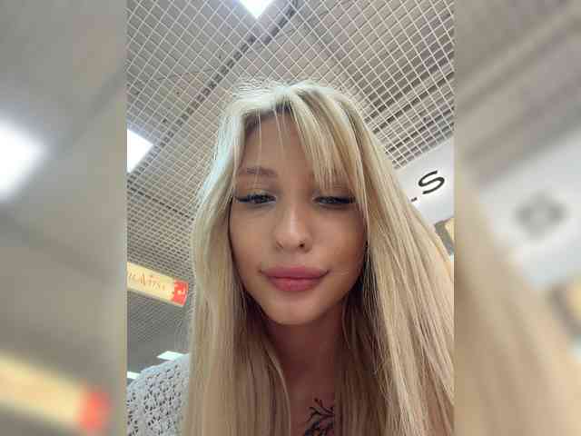 Cristi-Candy's chat room