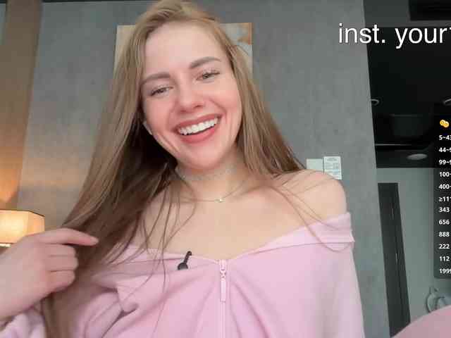 VikkiExtraCheese's chat room