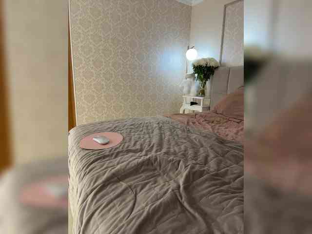 VICTORIA_'s chat room