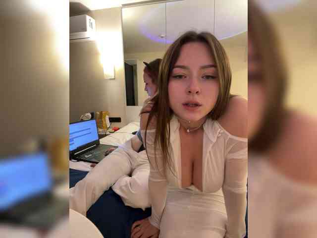Lisuniyaa's chat room