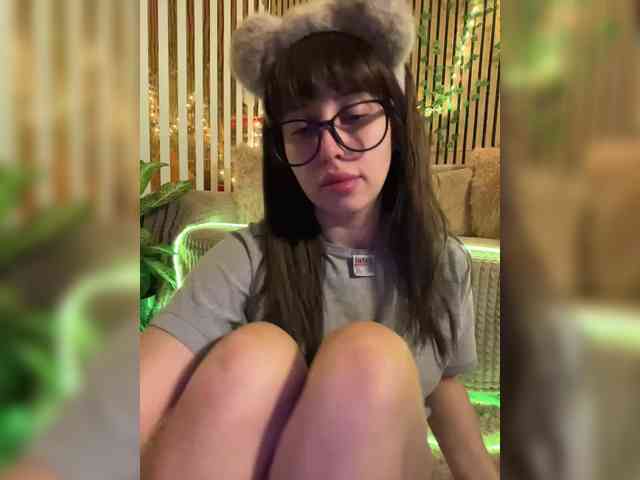 -Violetttttka-'s chat room