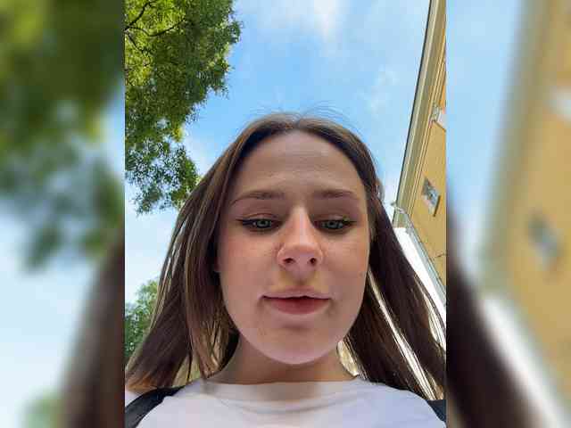 -Angel-Ali-'s chat room