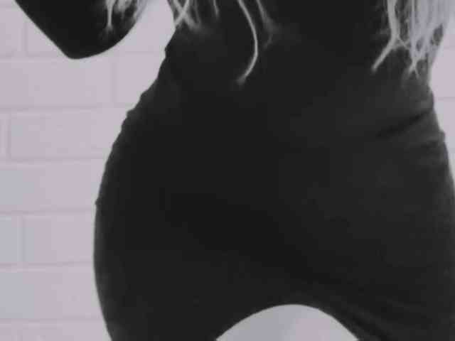 PinkFoxya's chat room