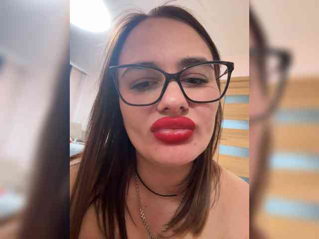 Sweetgirl31111's chat room