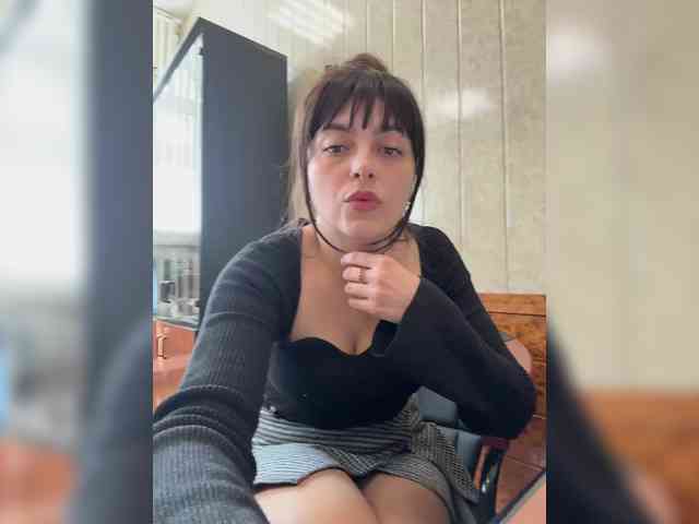 LustySass's chat room