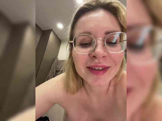 -x777x-'s chat room