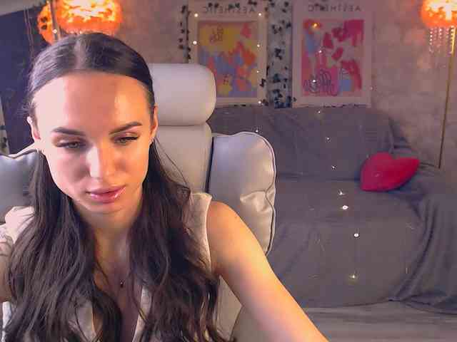 NicoleMerz's chat room