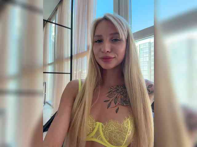 Cristi-Candy's chat room