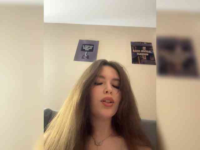 YourLadyyy's chat room