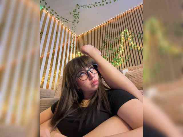 -Violetttttka-'s chat room