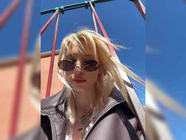 Cristi-Candy's chat room