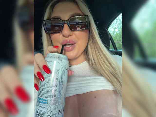 Stiflers_mom's chat room