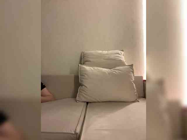 Annafirepussy's chat room