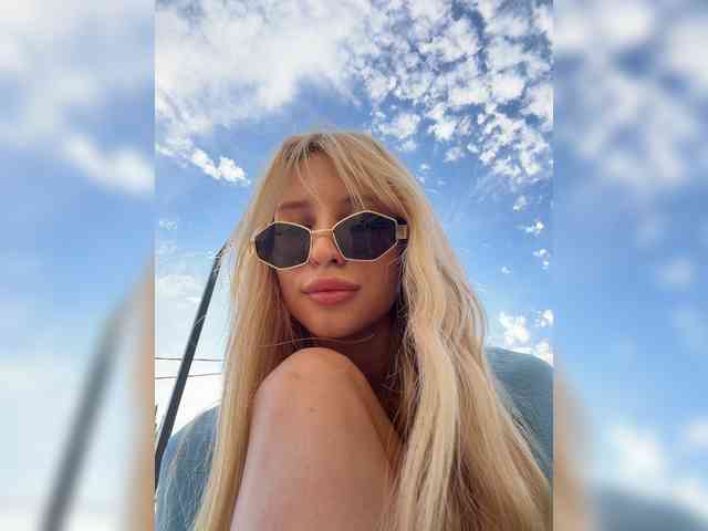 Cristi-Candy's chat room
