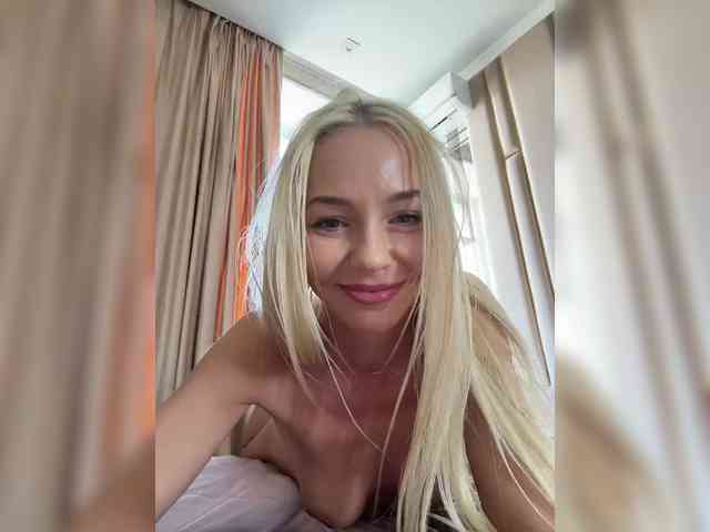 WhiteGirl-one's chat room