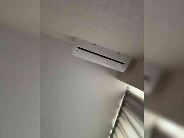 LedyMiya's chat room