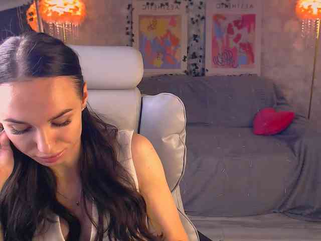 NicoleMerz's chat room
