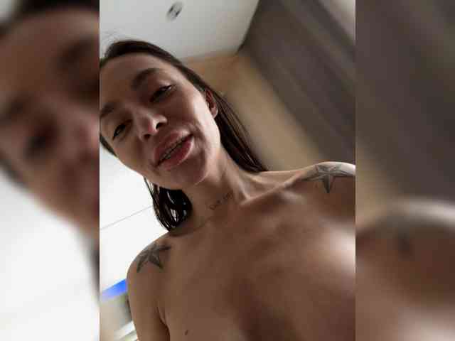 LunaDesire's chat room