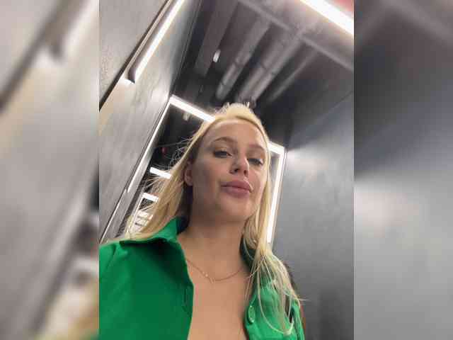 _Katrinka_'s chat room