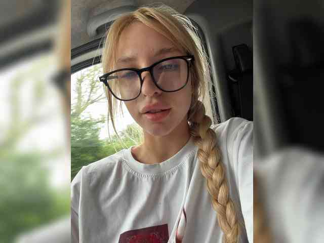 Cristi-Candy's chat room