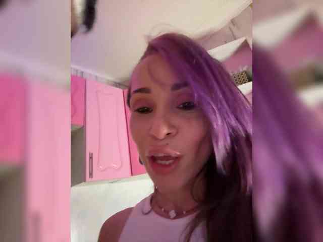 VIP17CoupleDream's chat room