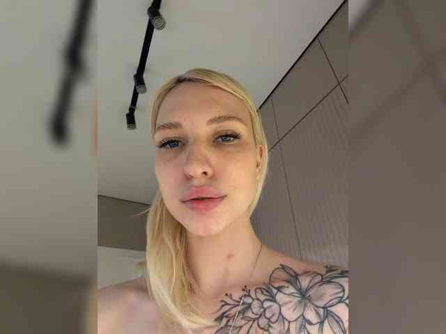 Cristi-Candy's chat room