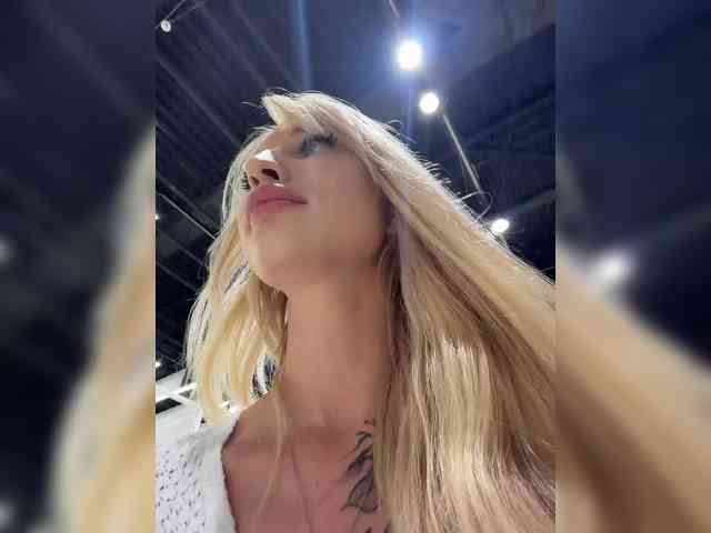 Cristi-Candy's chat room