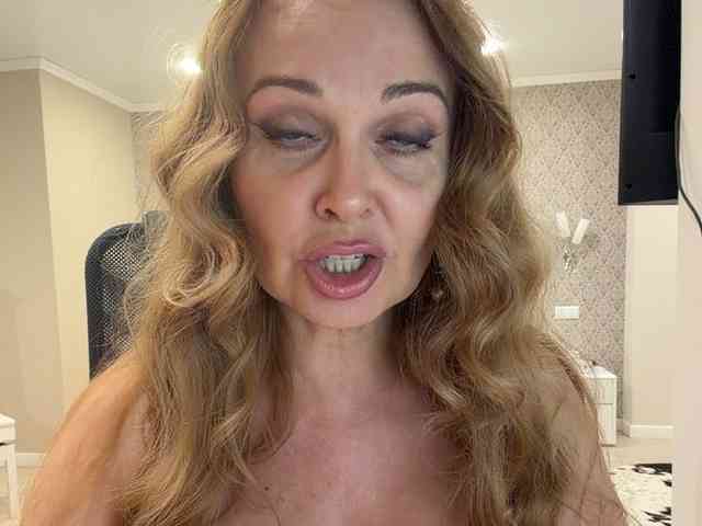 Milf_Zabava's chat room