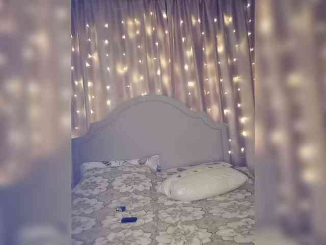 Her-Girl's chat room