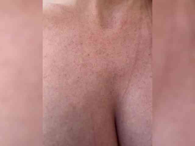 OrgazMia's chat room