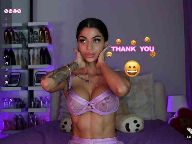 AngelaMyst's chat room