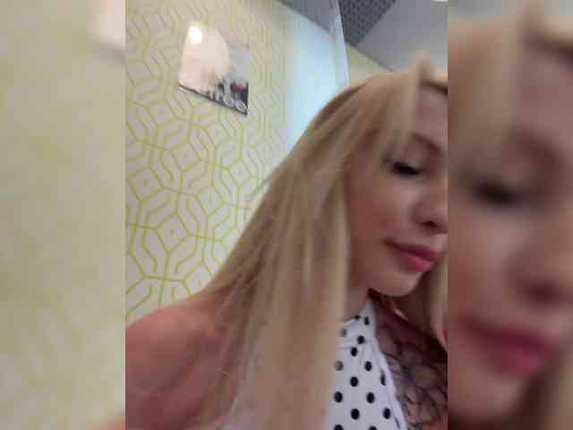 Cristi-Candy's chat room