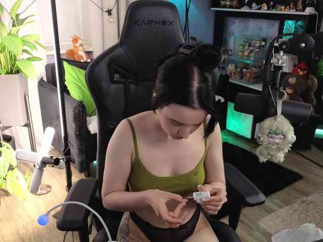 Kira_Li_Lime's chat room