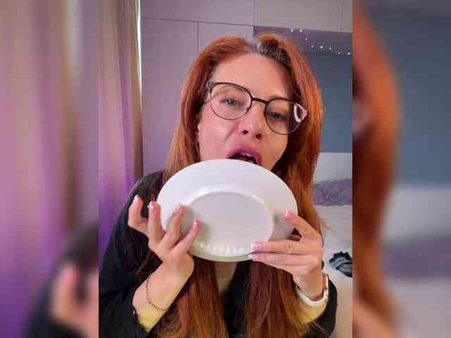 MelenaFox's chat room