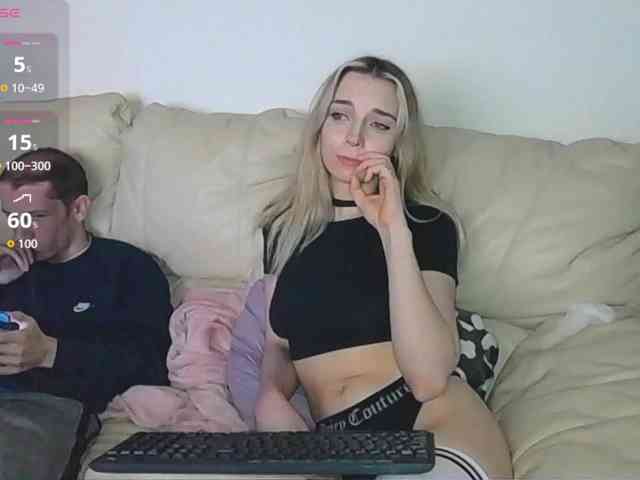 Almondmilka's chat room