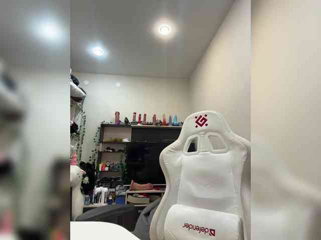Honey_buns's chat room