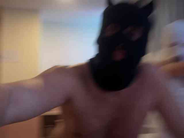 hiddenCrazySlut's chat room