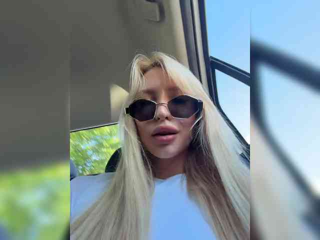 Cristi-Candy's chat room