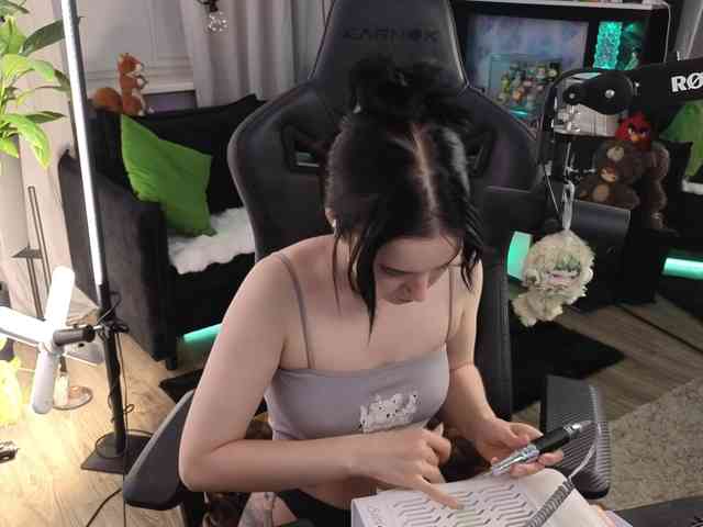 Kira_Li_Lime's chat room