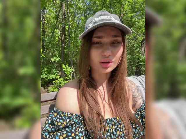 -EmilyBaby-'s chat room