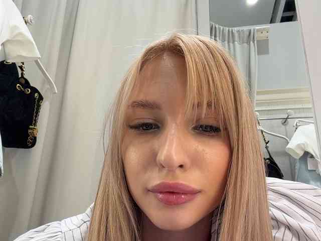 Cristi-Candy's chat room