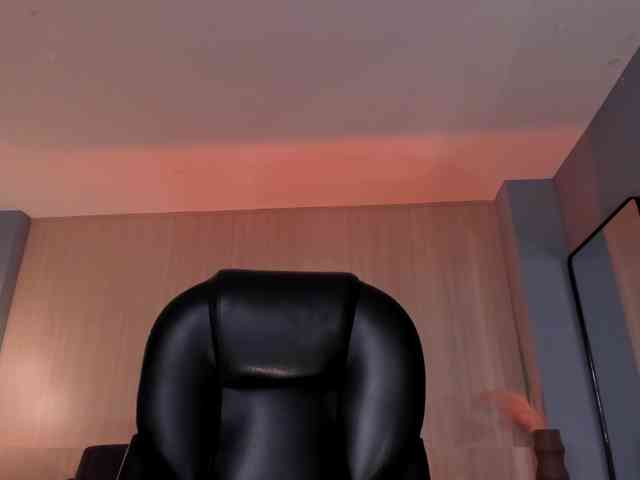 MiaFarrell's chat room