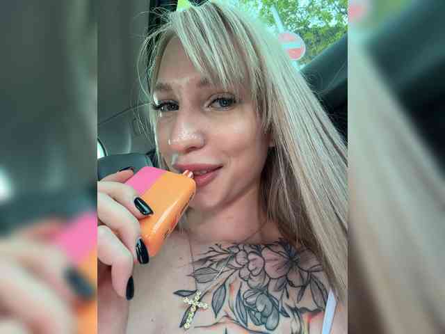 Cristi-Candy's chat room