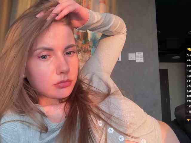 VikkiExtraCheese's chat room