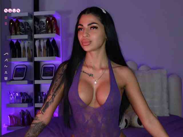 AngelaMyst's chat room