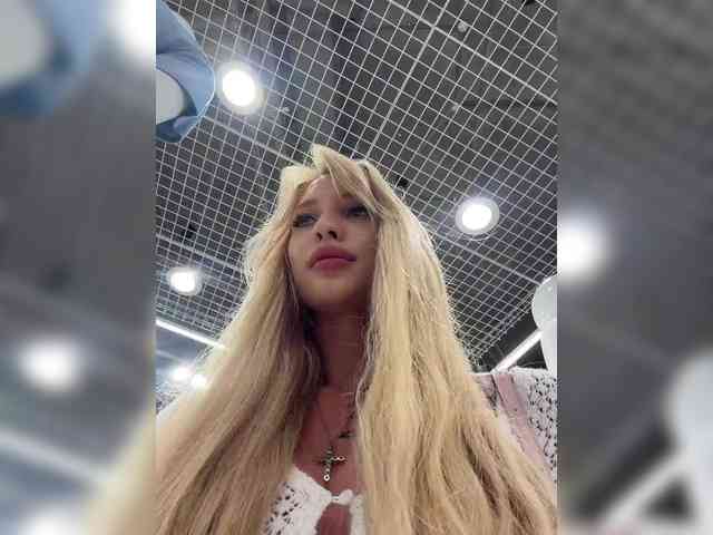 Cristi-Candy's chat room